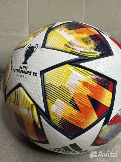 Профессиональный мяч Adidas Champions League