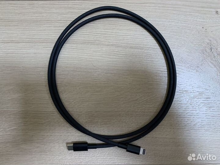 Кабель Apple USB-C to Lightning от Mac Pro