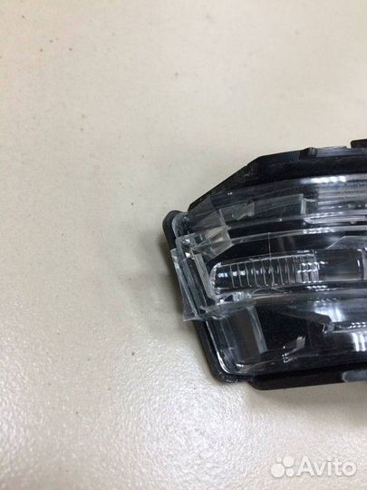 Повторитель в зеркало правый Skoda Kodiaq