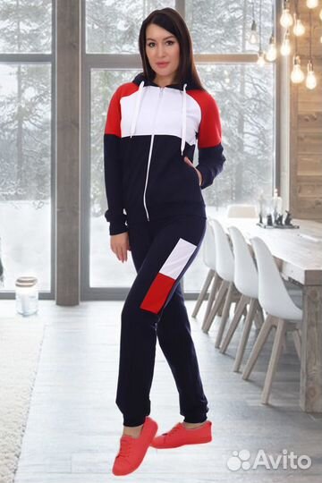 Новый женский спортивный костюм р.44