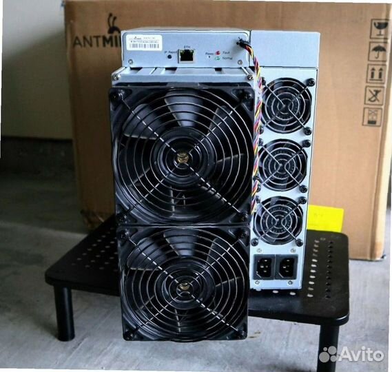 Bitmain Antminer S21 200