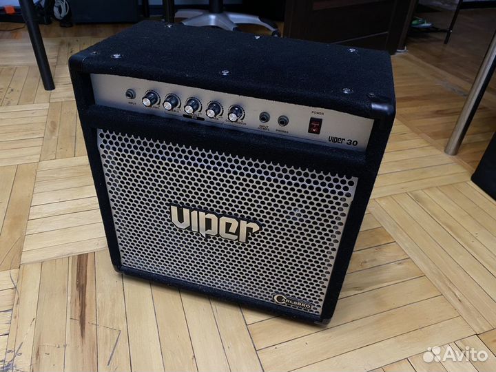 Гитарный комбоусилитель carlsbro viper-30