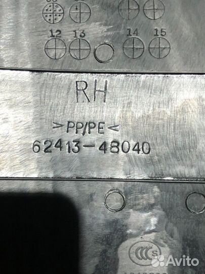 Накладка на стойку кузова правая Lexus Rx 350