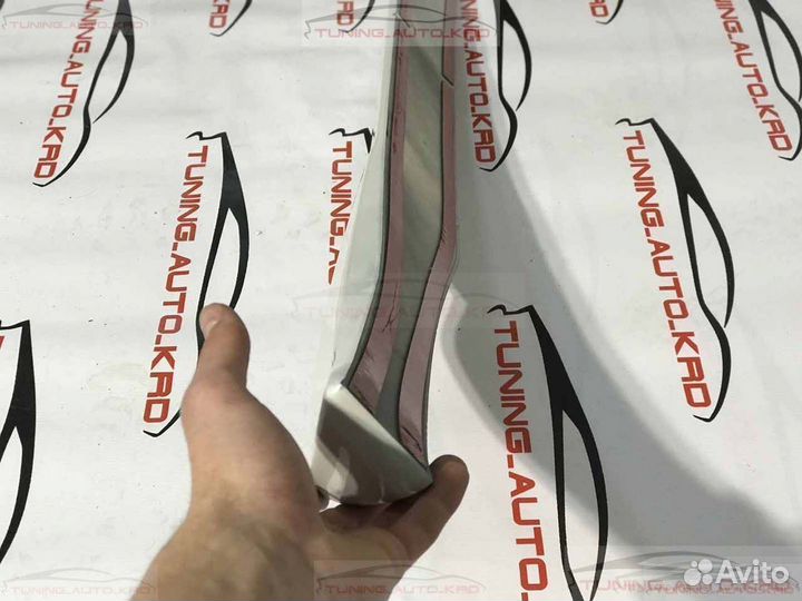 Спойлер под стекло Lexus LX 570 LX450d N8937