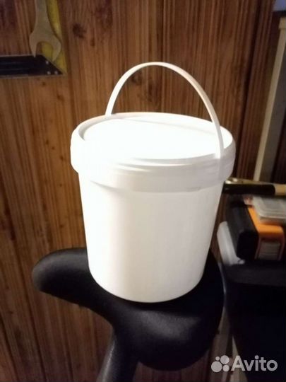 Ведро пластиковое с крышкой 3 л