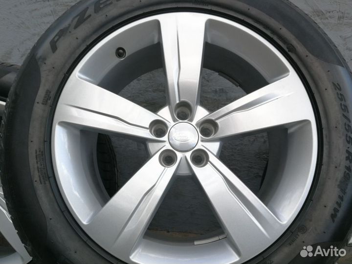 Оригинальные колеса на Range Rover Velar R19