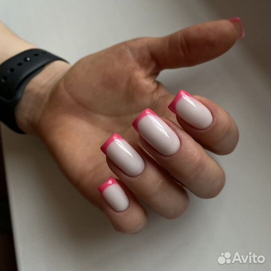 Педикюр с покрытием лаком