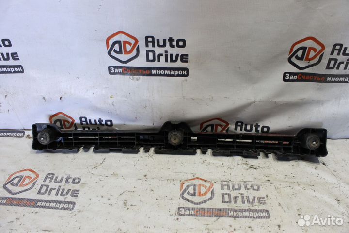 Chevrolet Cruze j305 хетчбэк кронштейн бампера