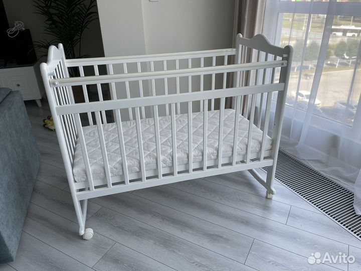 Детская кроватка