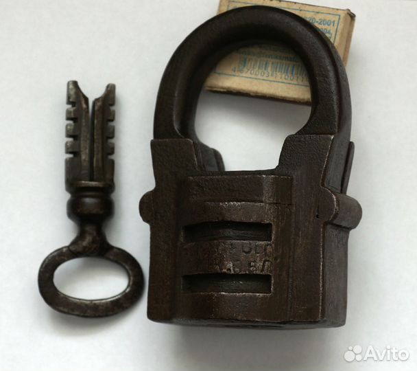 Замок кованый