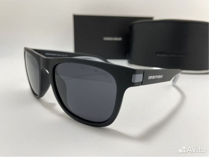 Солнечные очки Armani