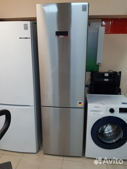 Холодильник с морозильной камерой Bosch KGN39XI27R