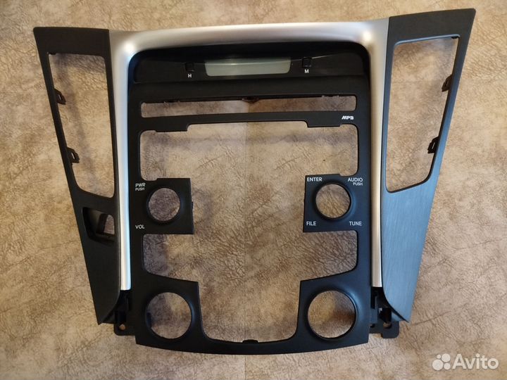 Панель sonata YF 6. 2012год