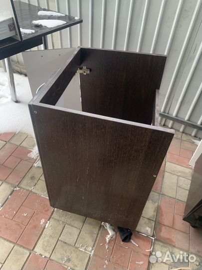 Тумбка с раковиной и смесителем