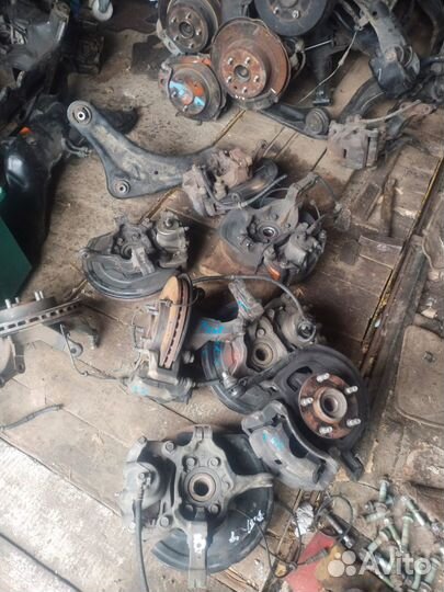 Поворотный кулак Nissan Qashqai