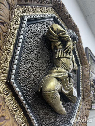 Панно из камня