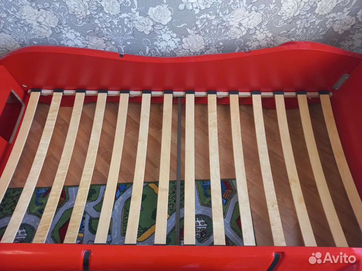 Кровать с матрасом