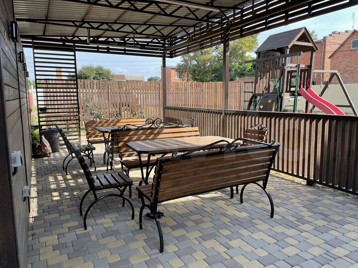 2-к. квартира, 60 м², 1/2 эт.