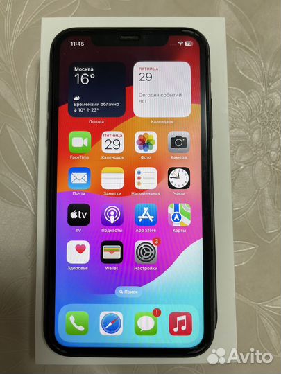 Телефон iPhone 11