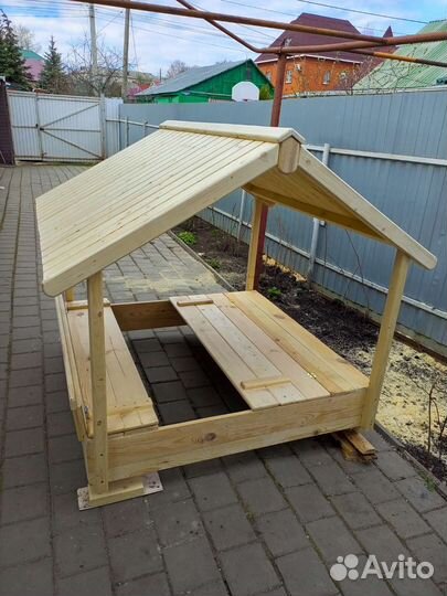 Детская песочница с крышкой