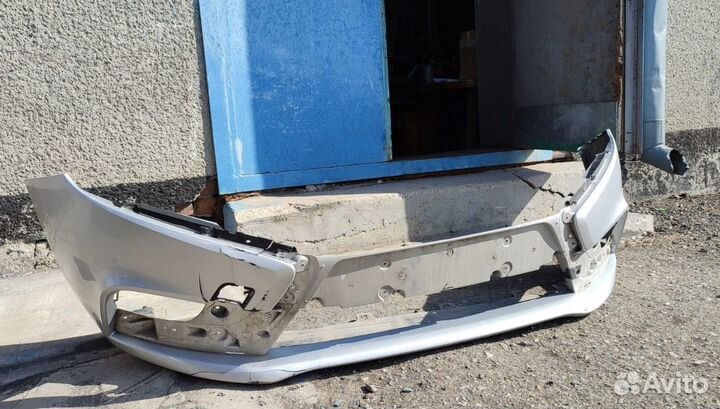 Передний бампер на LADA весту
