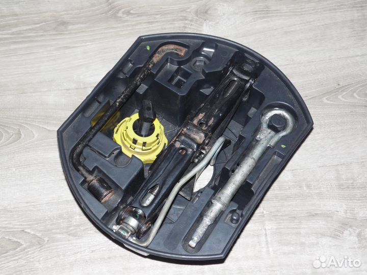 Домкрат комплект Пежо 308