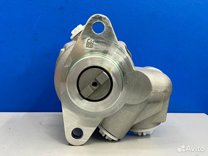 Насос гидроусилителя руля Мерседес Актрос двигател