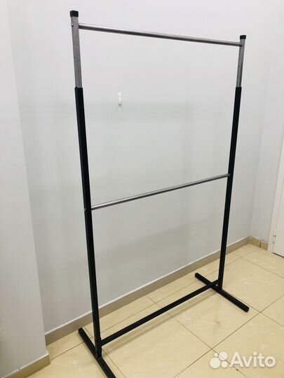 Стойки, вешала