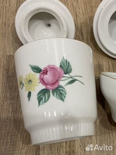 Сахарница с крышкой