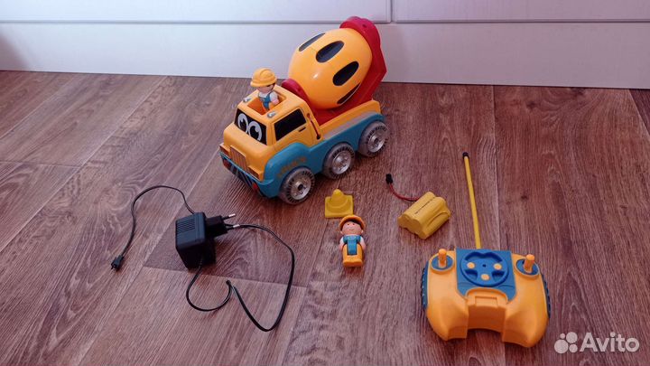 Игрушки, листайте фото