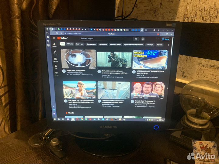 Монитор Samsung