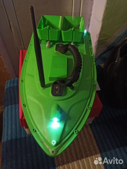 Прикормочный кораблик для рыбалки