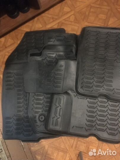Коврики в салон автомобиля