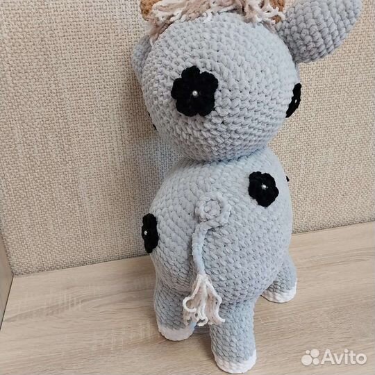 Вязаная игрушка коровка