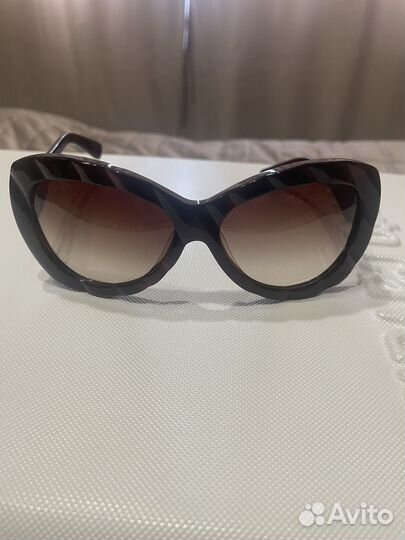 Солнцезащитные очки женские брендовые