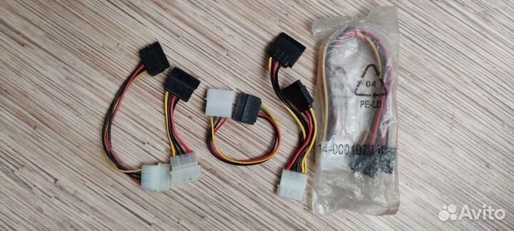 Переходник для блока питания molex-sata