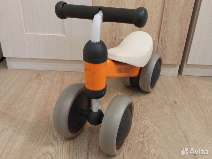 Беговел детский трёхколёсный