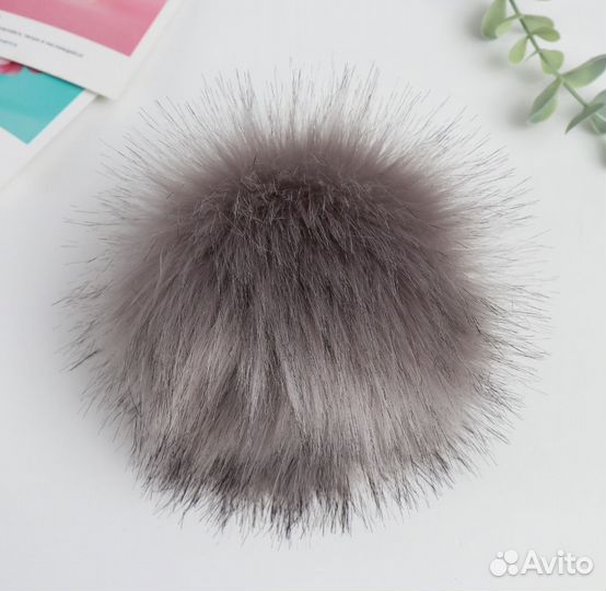 Помпон искусственный мех песец 14см (т. серый)
