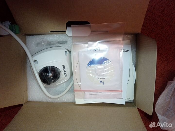 Продам видеокамеру hikvision DS-2CD2512F-1S 4мм