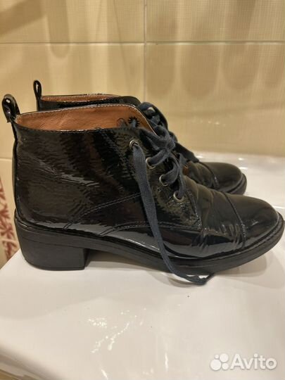 Ботинки женские синие лаковые 37 р