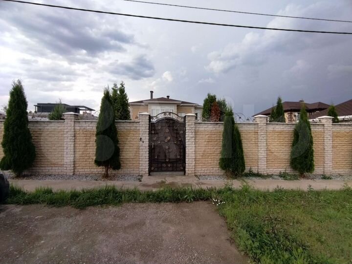 Дом 297 м² на участке 15 сот.