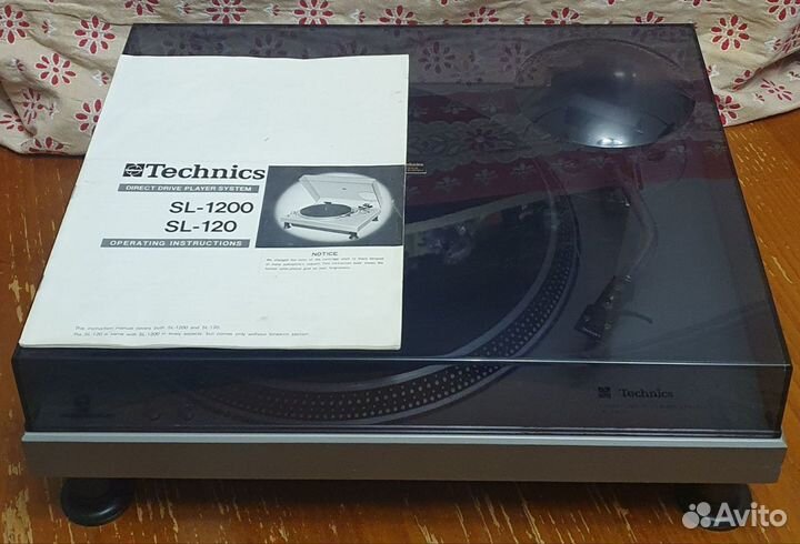 Проигрыватель винила Technics SL - 1200