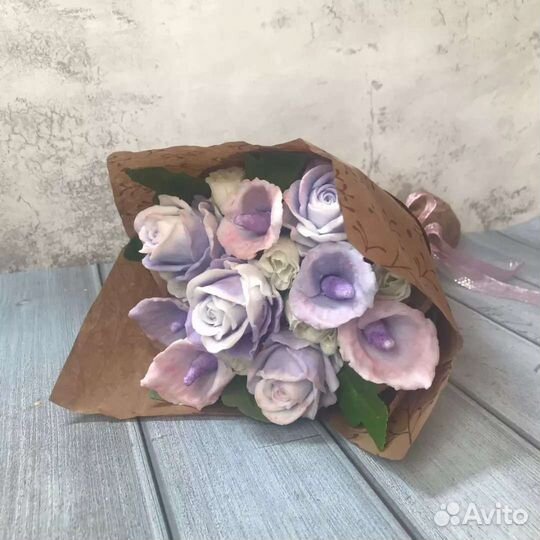 Корзина с пионами на 1 сентября