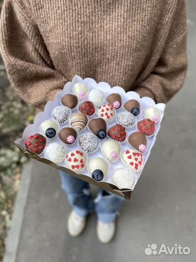 Клубника в шоколаде в коробке