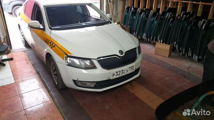 Лобовое стекло на Шкода Октавия