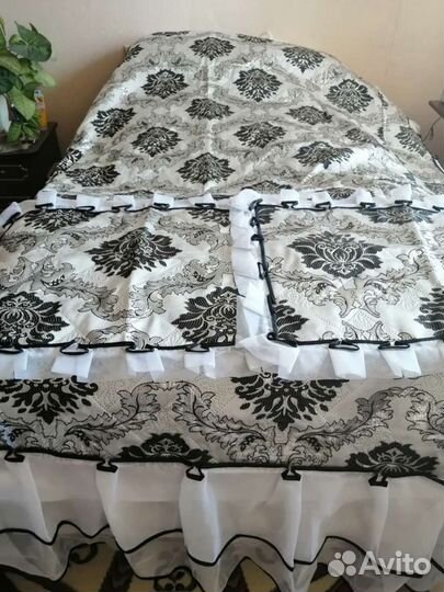 Покрывало на кровать новое и наволочки