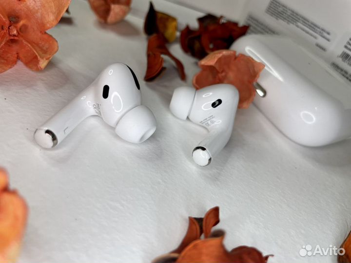 Топовая версия Airpods Pro с шумоподавлением