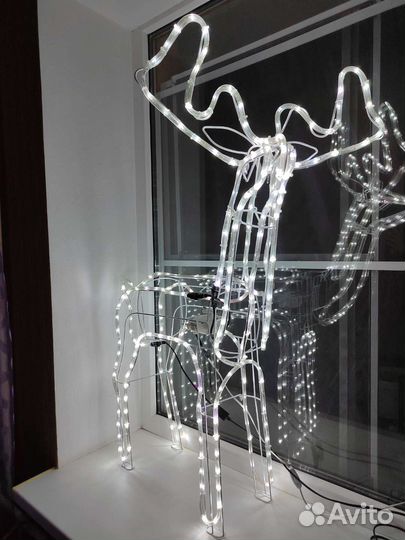Светодиодный уличный крутящийся олень