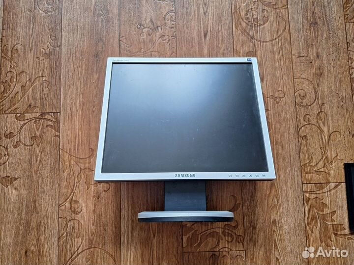 Монитор Samsung 20