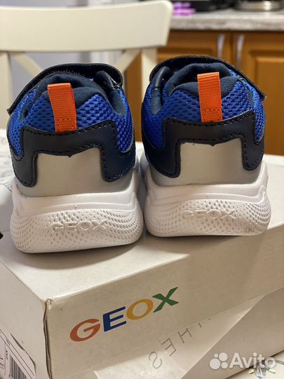 Кроссовки geox 26